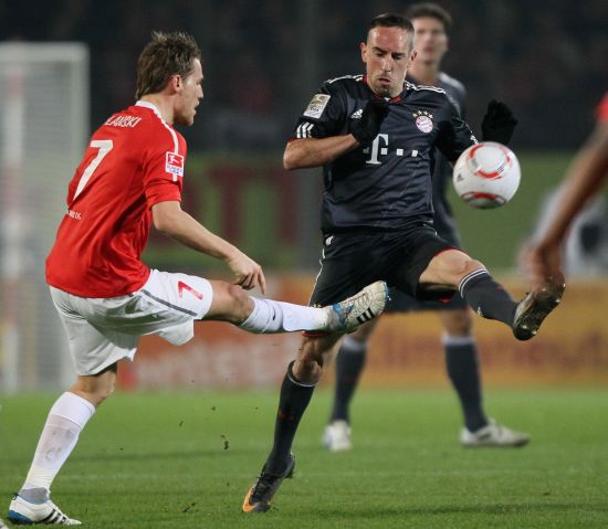 申京击败约基奇!欧洲杯官方称他为申京老爹